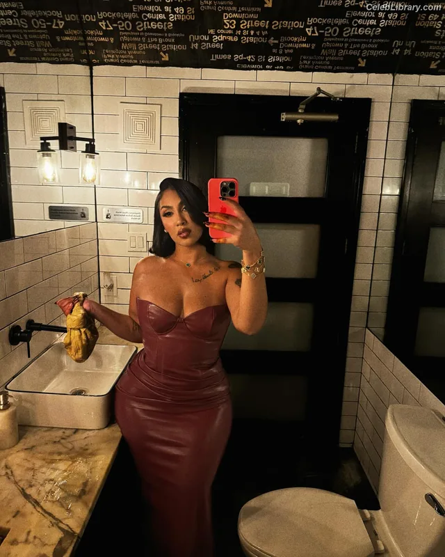 Queen Naija photo 3 of 70