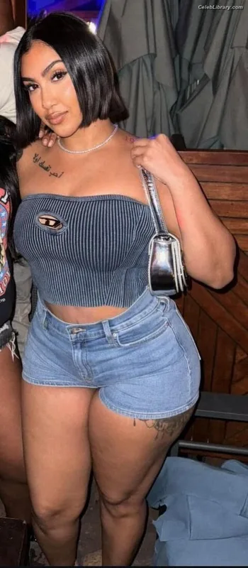 Queen Naija photo 2 of 70