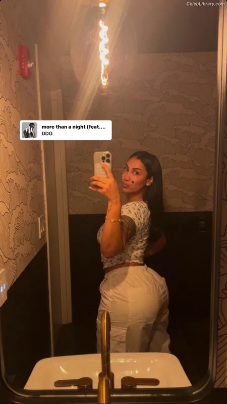 Queen Naija photo 20 of 70