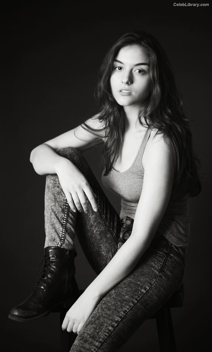 Quinn Shephard photo 6 of 64