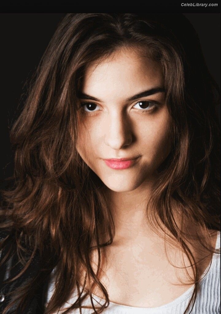 Quinn Shephard photo 19 of 64