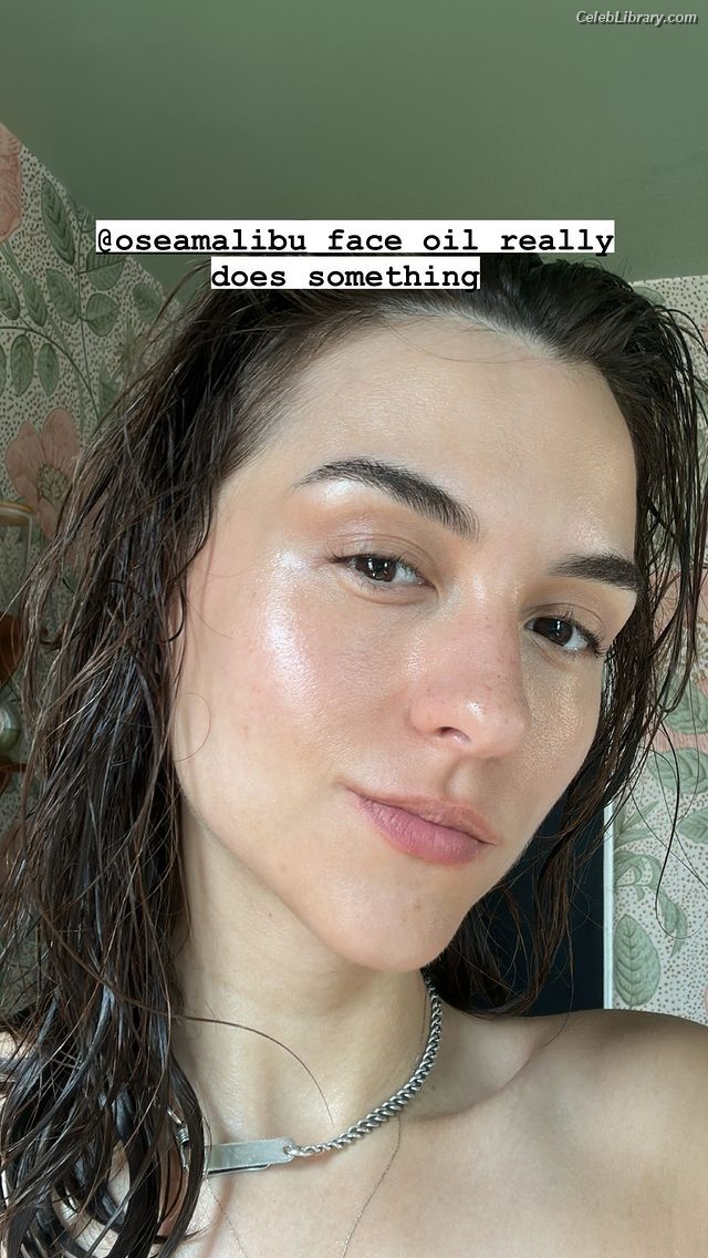 Quinn Shephard photo 13 of 64
