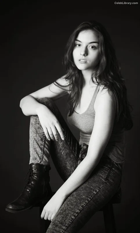 Quinn Shephard photo 6 of 64