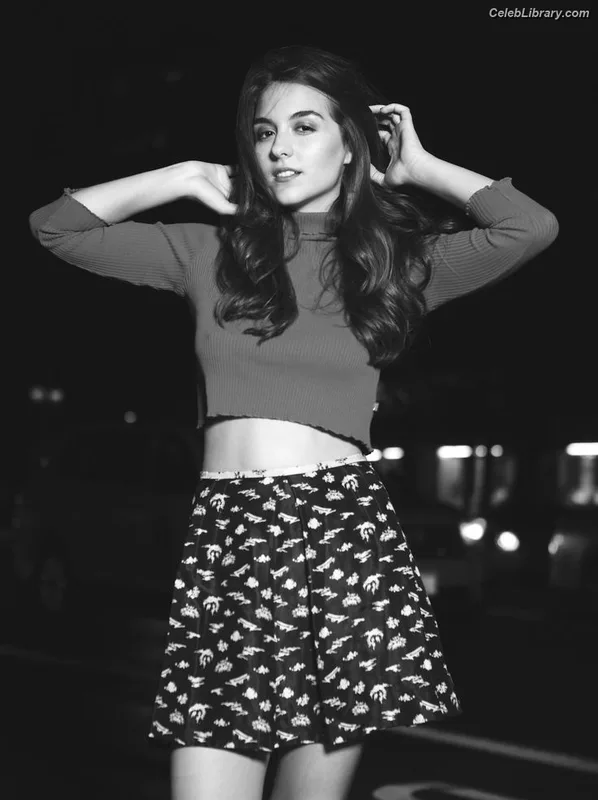 Quinn Shephard photo 17 of 64