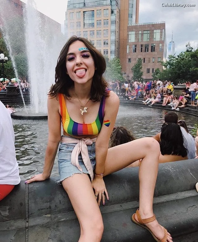 Quinn Shephard photo 8 of 64