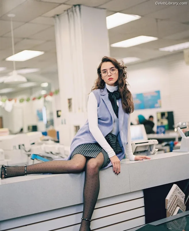 Quinn Shephard photo 14 of 64