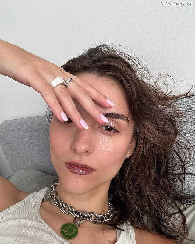 Quinn Shephard photo 20 of 64