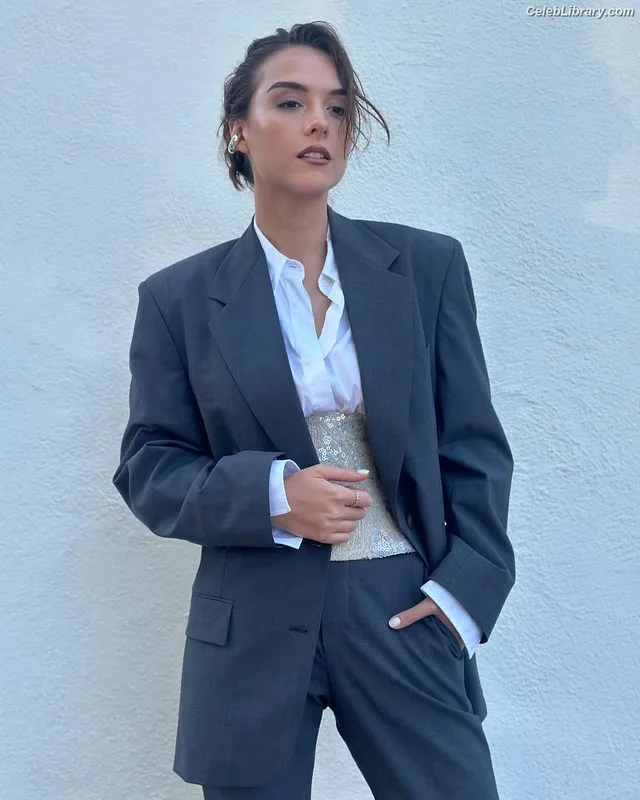 Quinn Shephard photo 2 of 64