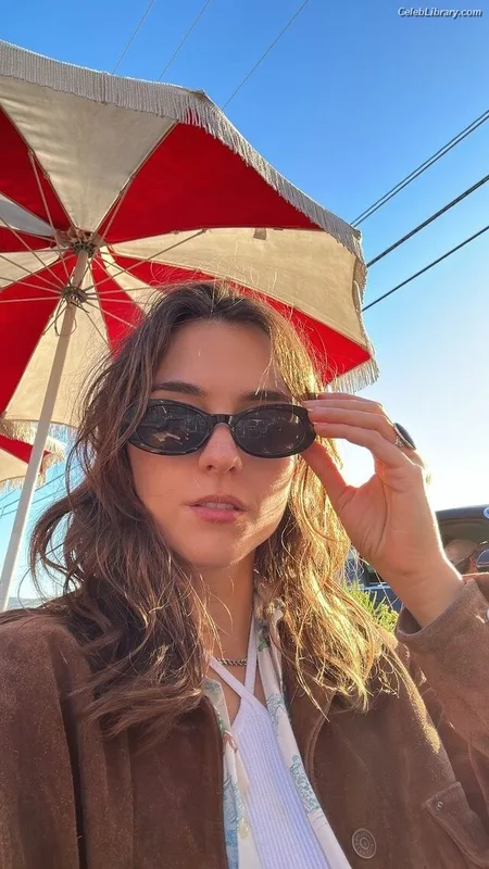 Quinn Shephard photo 12 of 64