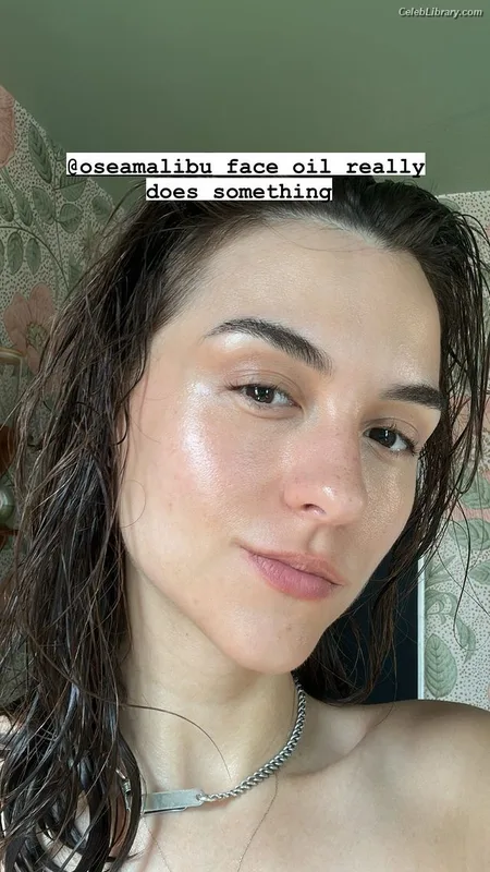 Quinn Shephard photo 13 of 64