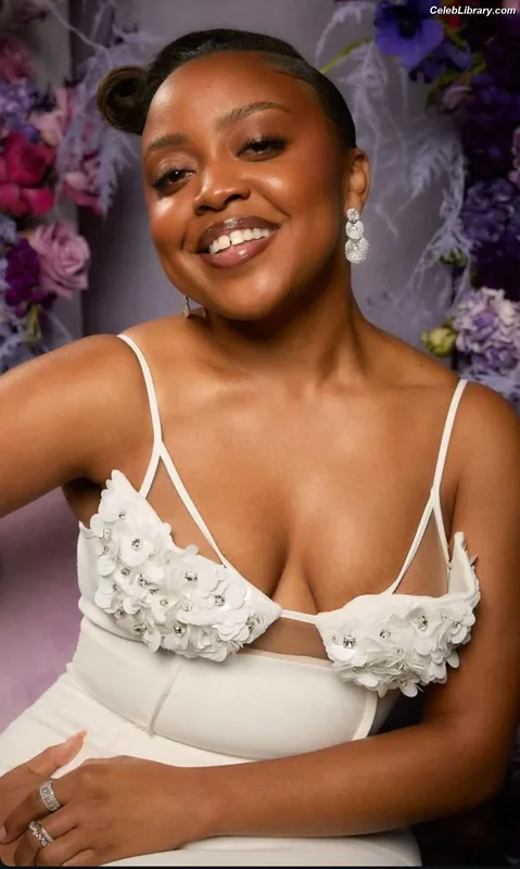 Quinta Brunson photo 12 of 60