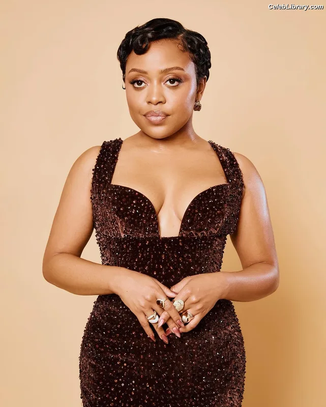 Quinta Brunson photo 17 of 60
