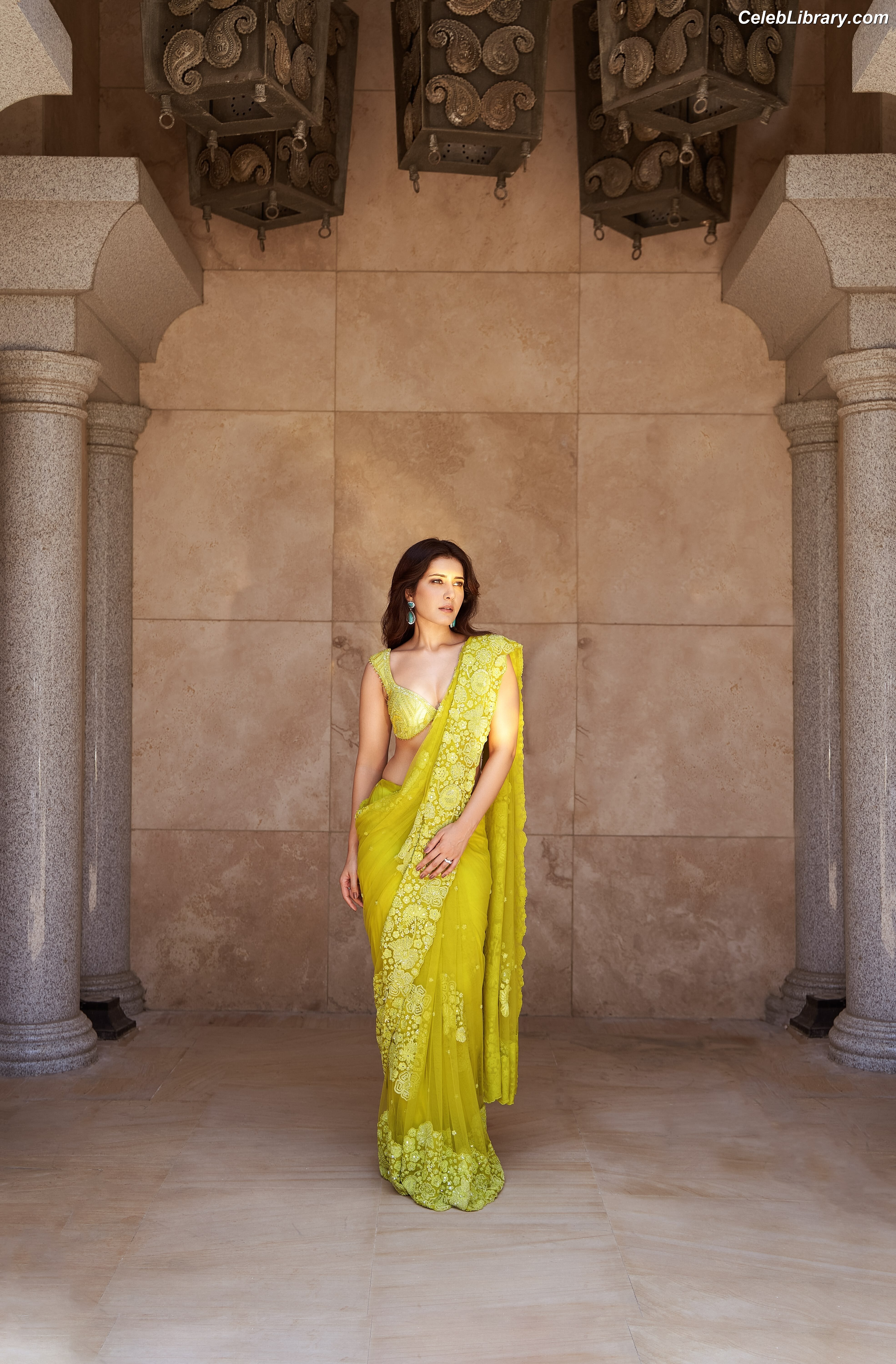 Raashi Khanna photo 7 of 77
