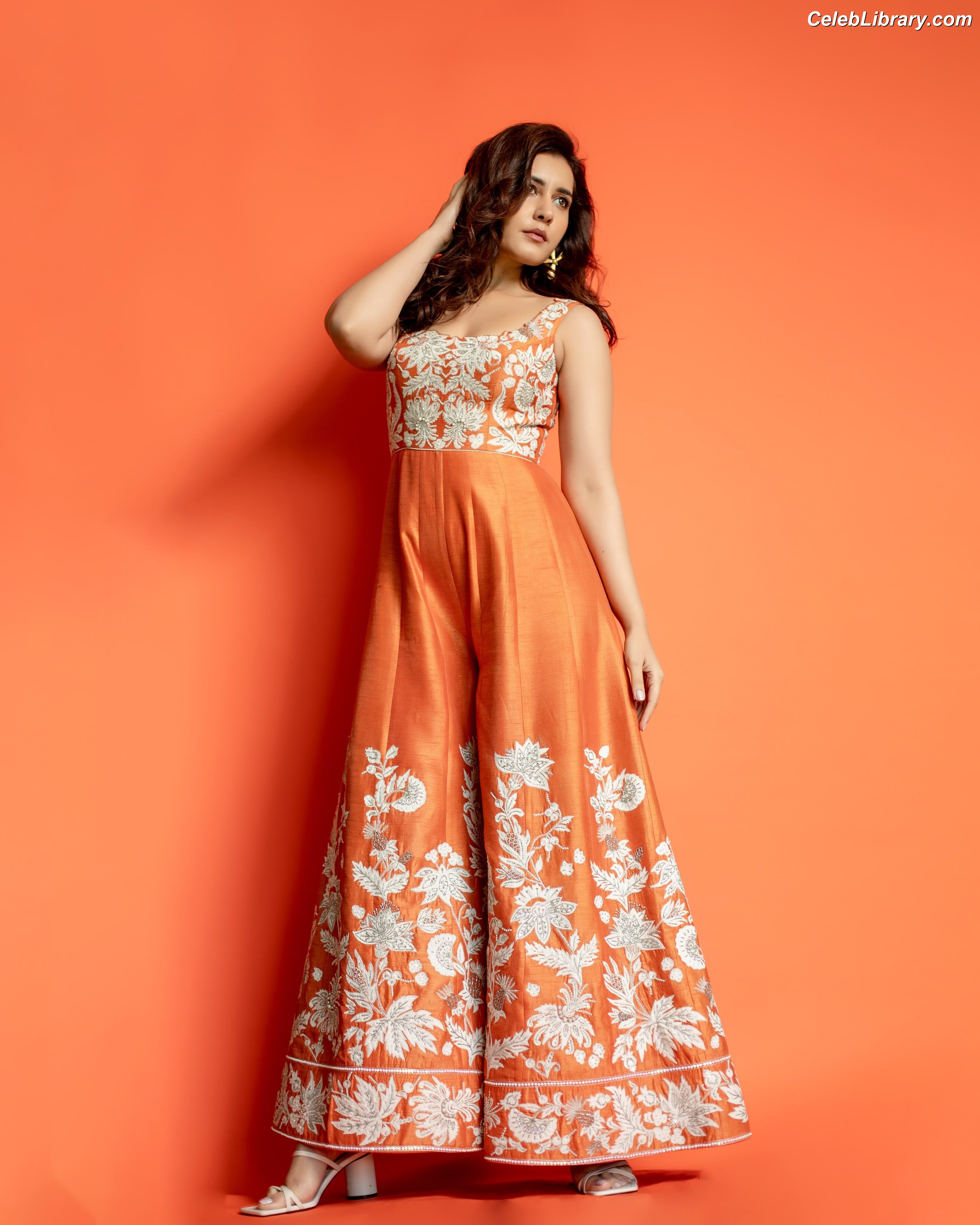 Raashi Khanna photo 10 of 77