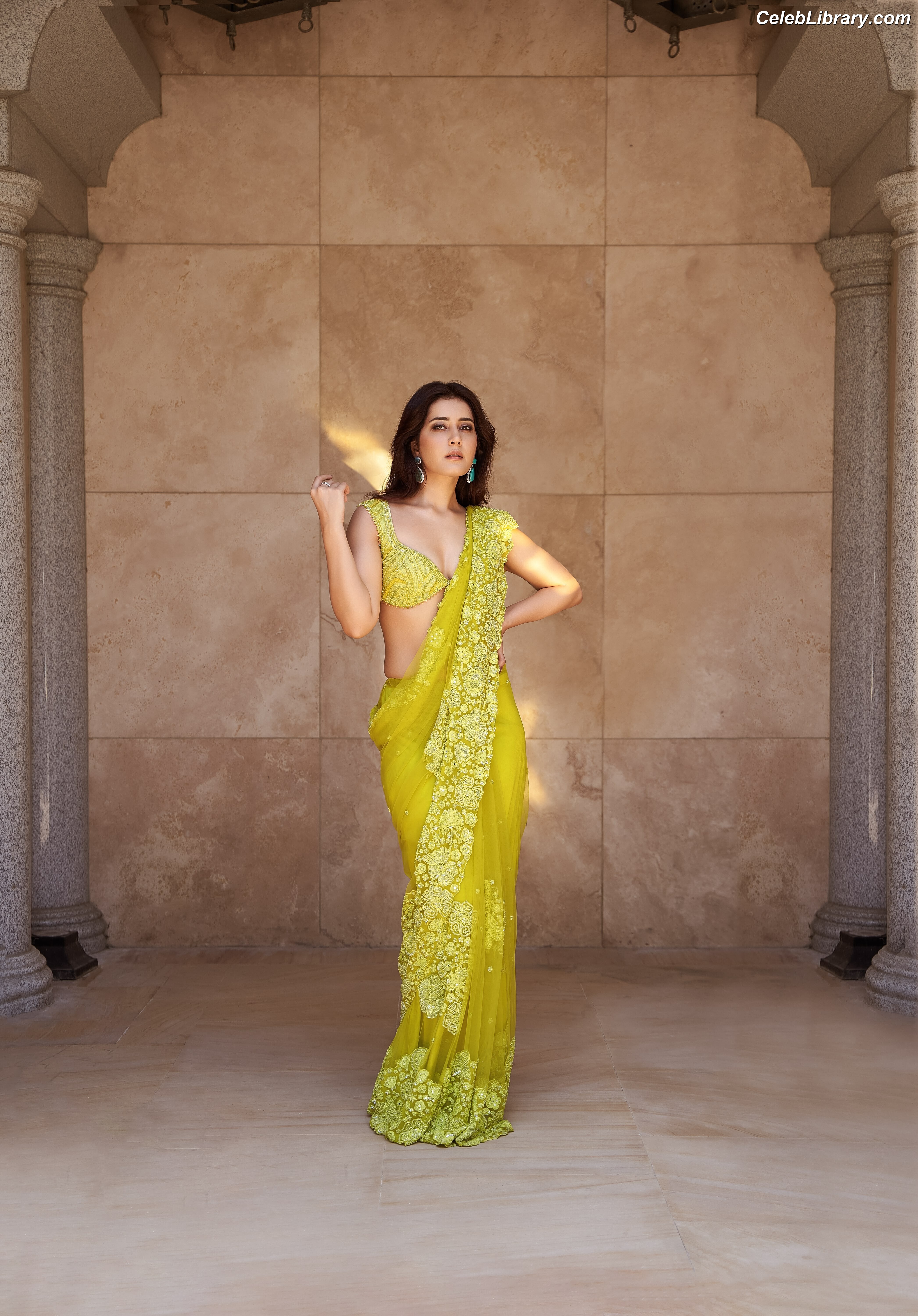 Raashi Khanna photo 13 of 77