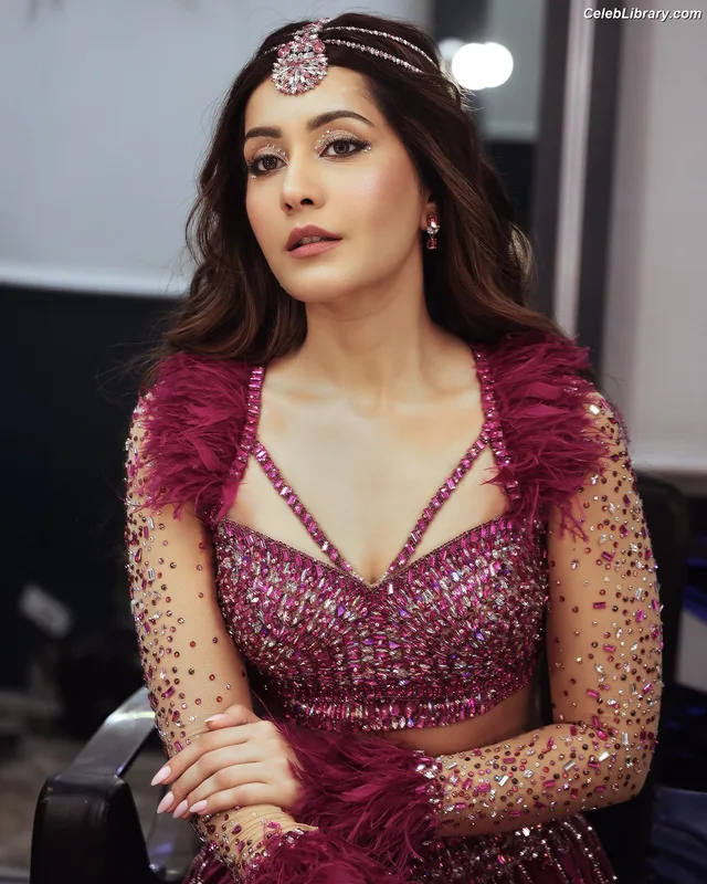 Raashi Khanna photo 7 of 77