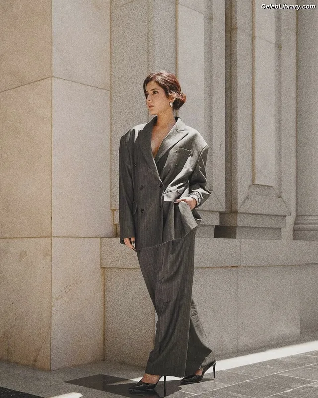 Raashi Khanna photo 11 of 77