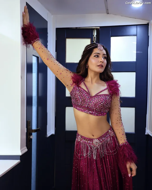 Raashi Khanna photo 12 of 77