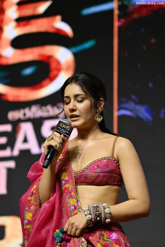 Raashi Khanna photo 24 of 77