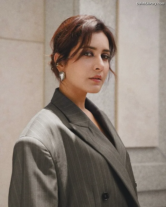 Raashi Khanna photo 9 of 77