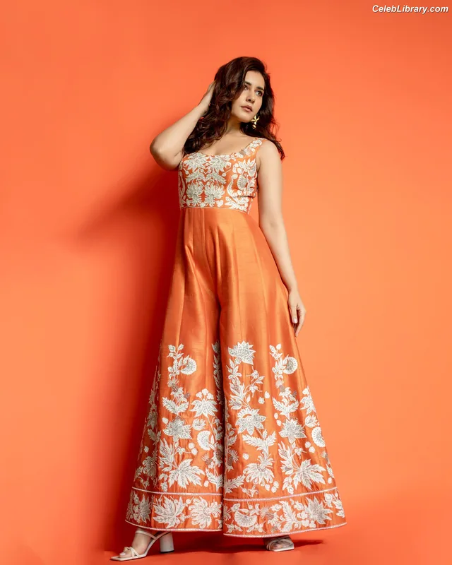 Raashi Khanna photo 11 of 77