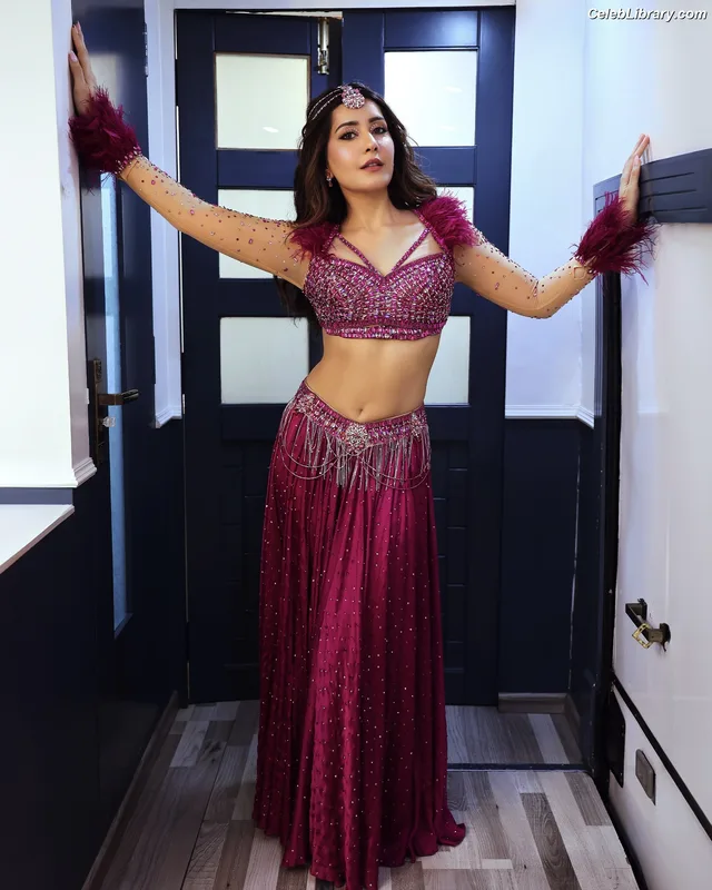 Raashi Khanna photo 12 of 77