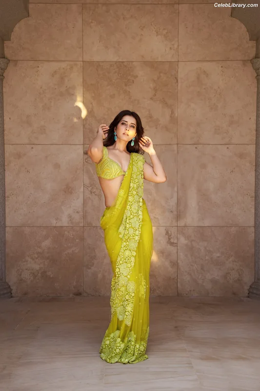 Raashi Khanna photo 24 of 77