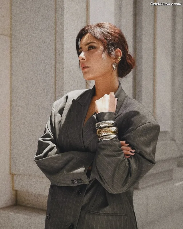 Raashi Khanna photo 2 of 77