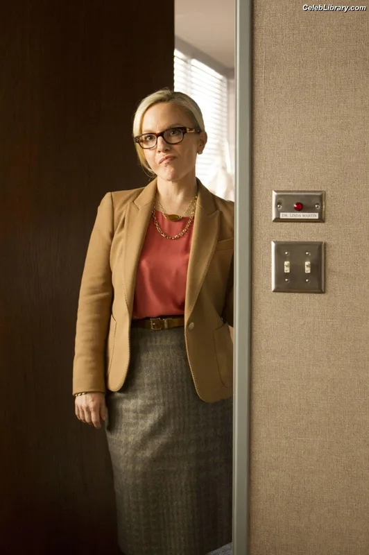 Rachael Harris photo 16 of 16