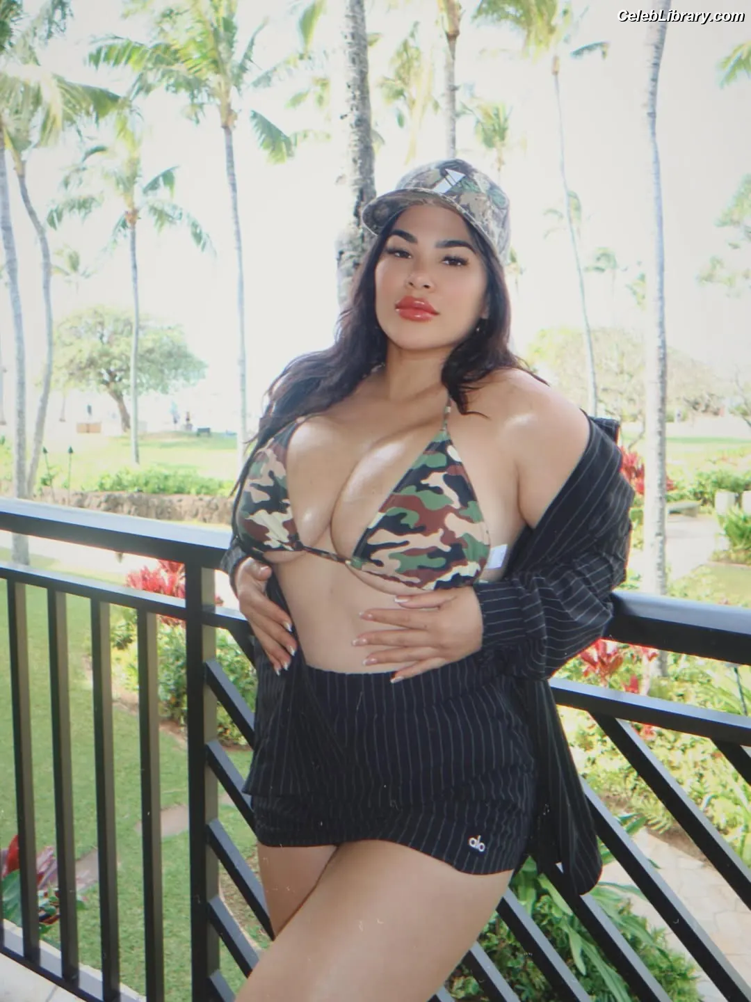 Rachael Ostovich photo 15 of 598