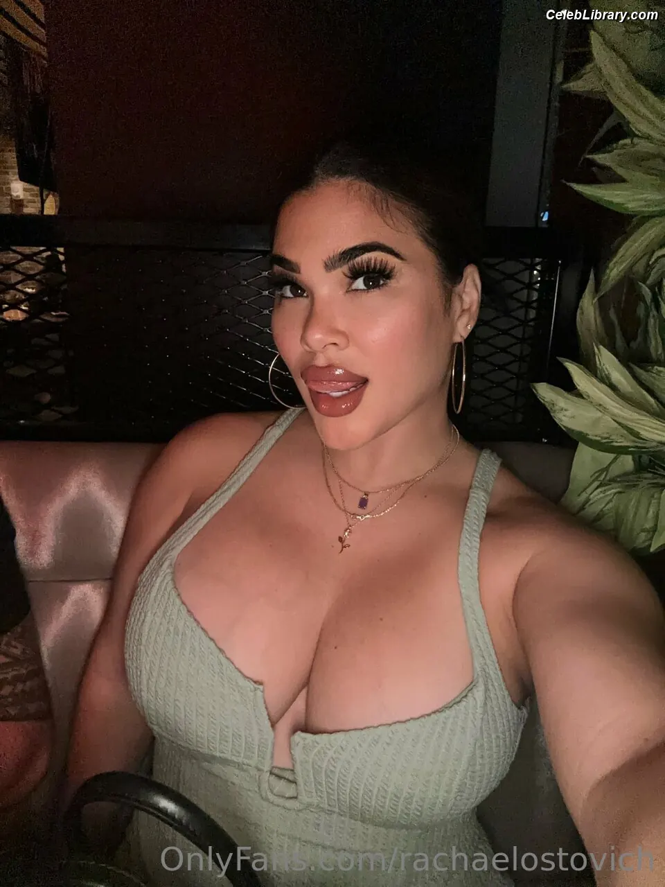 Rachael Ostovich photo 5 of 598