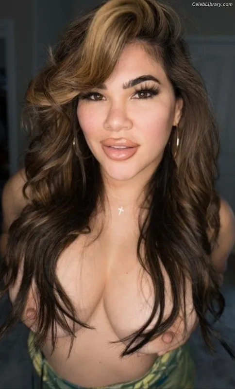 Rachael Ostovich photo 5 of 598