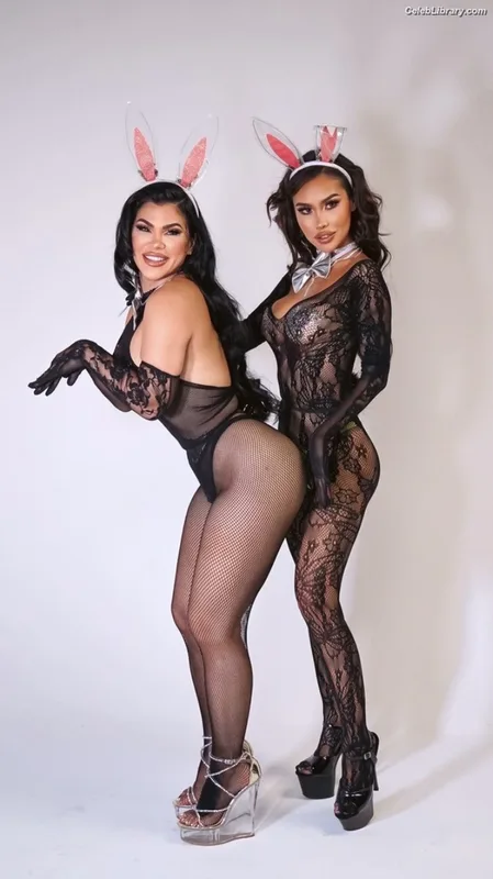 Rachael Ostovich photo 20 of 598
