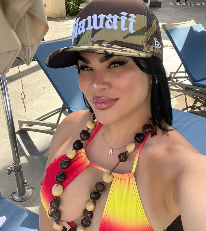 Rachael Ostovich photo 6 of 598