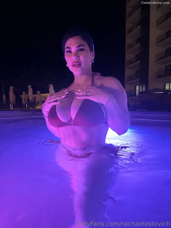 Rachael Ostovich photo 4 of 598