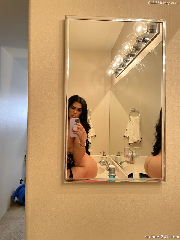 Rachael Ostovich photo 11 of 598