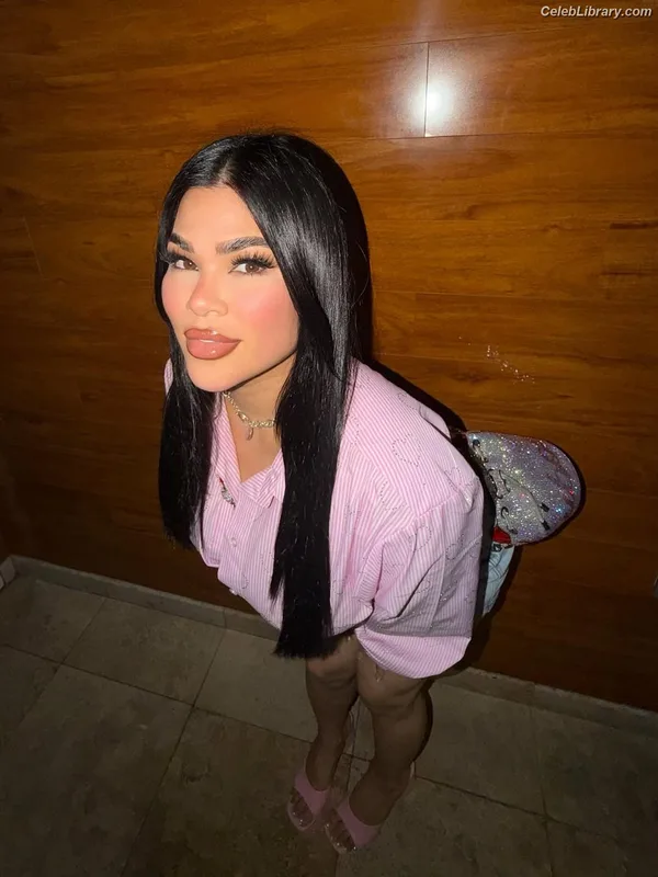 Rachael Ostovich photo 19 of 598