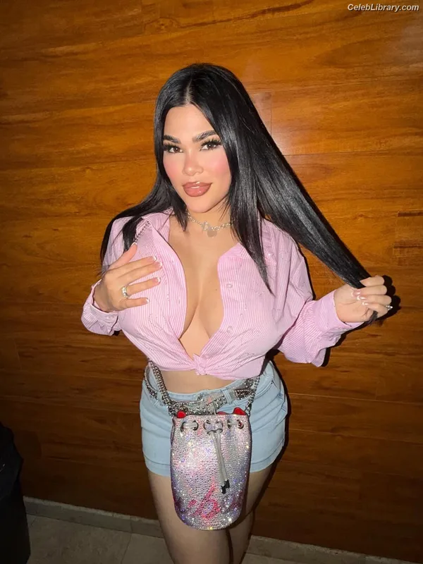 Rachael Ostovich photo 20 of 598