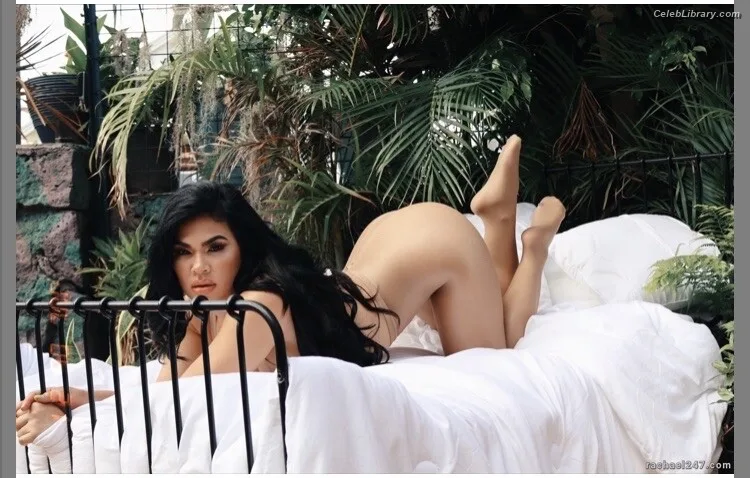Rachael Ostovich photo 7 of 598