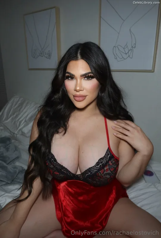 Rachael Ostovich photo 4 of 598