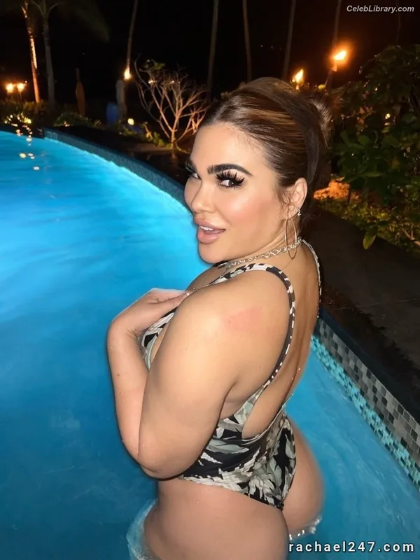 Rachael Ostovich photo 17 of 598