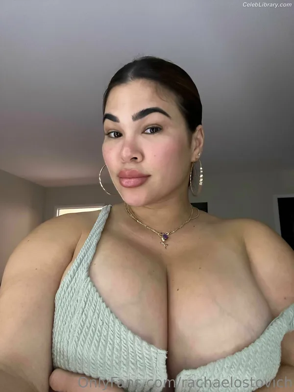 Rachael Ostovich photo 17 of 598