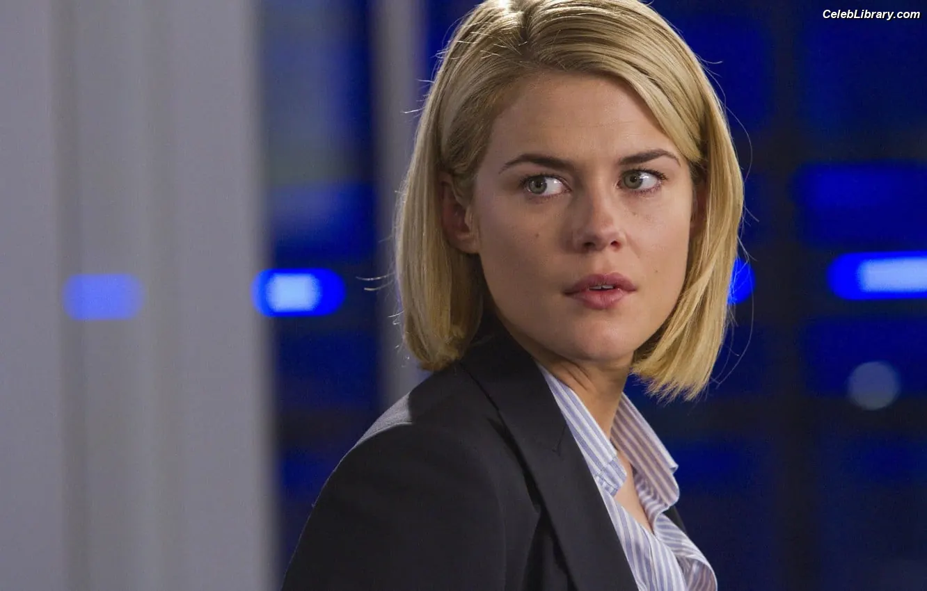 Rachael Taylor photo 21 of 53
