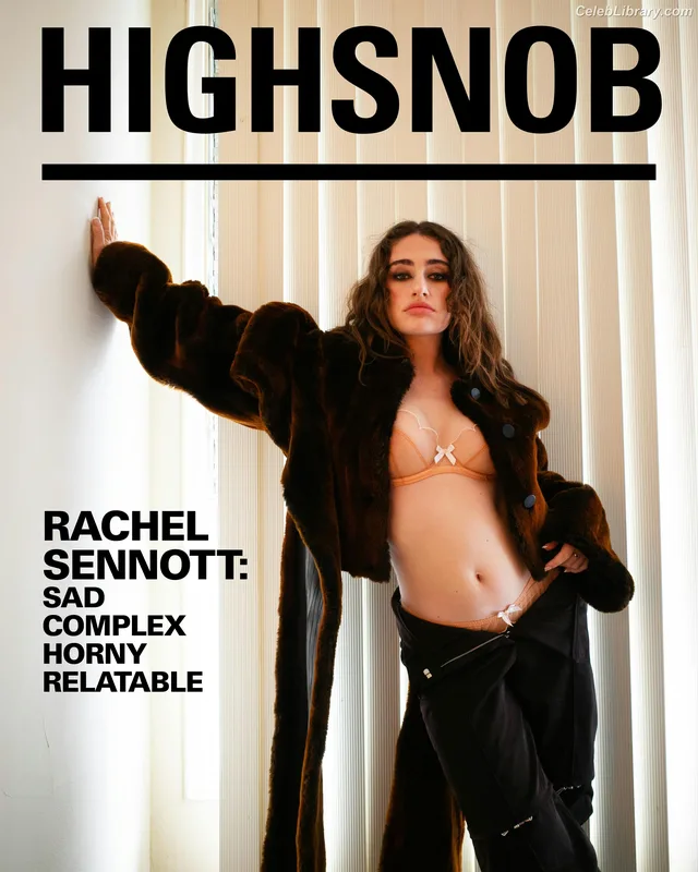 Rachel Anne Sennott photo 17 of 1549