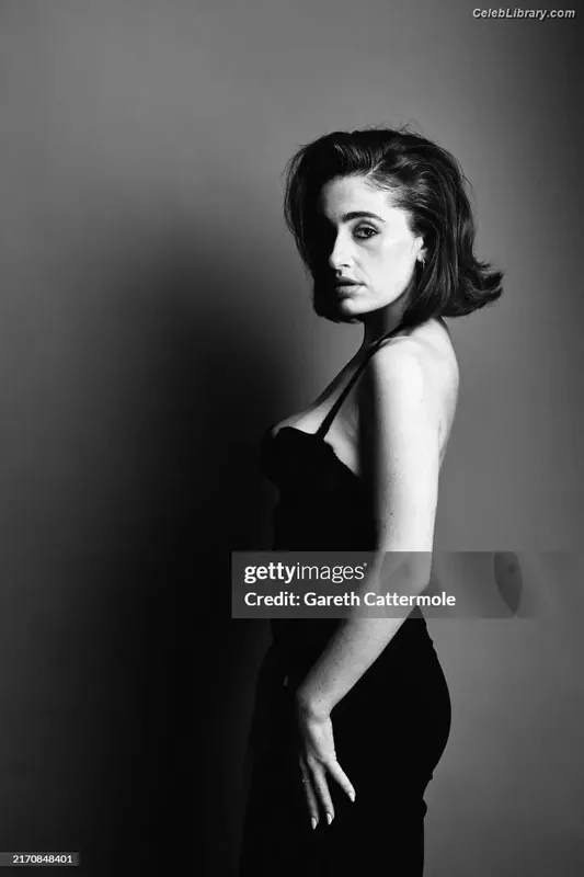 Rachel Anne Sennott photo 16 of 1549