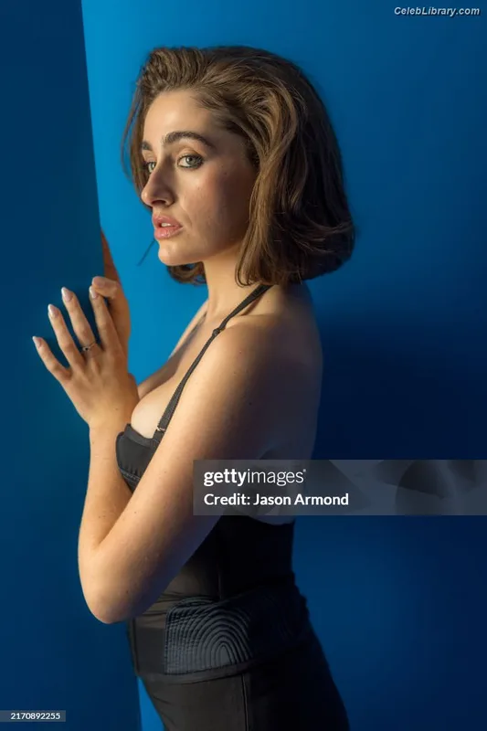 Rachel Anne Sennott photo 3 of 1549