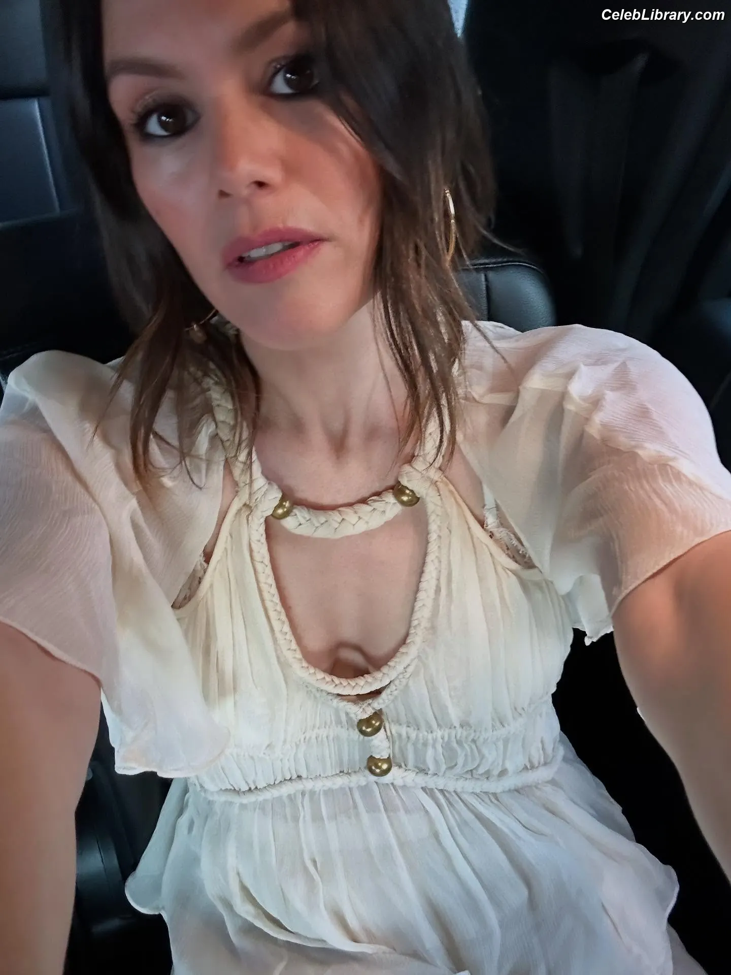 Rachel Bilson photo 1 of 403