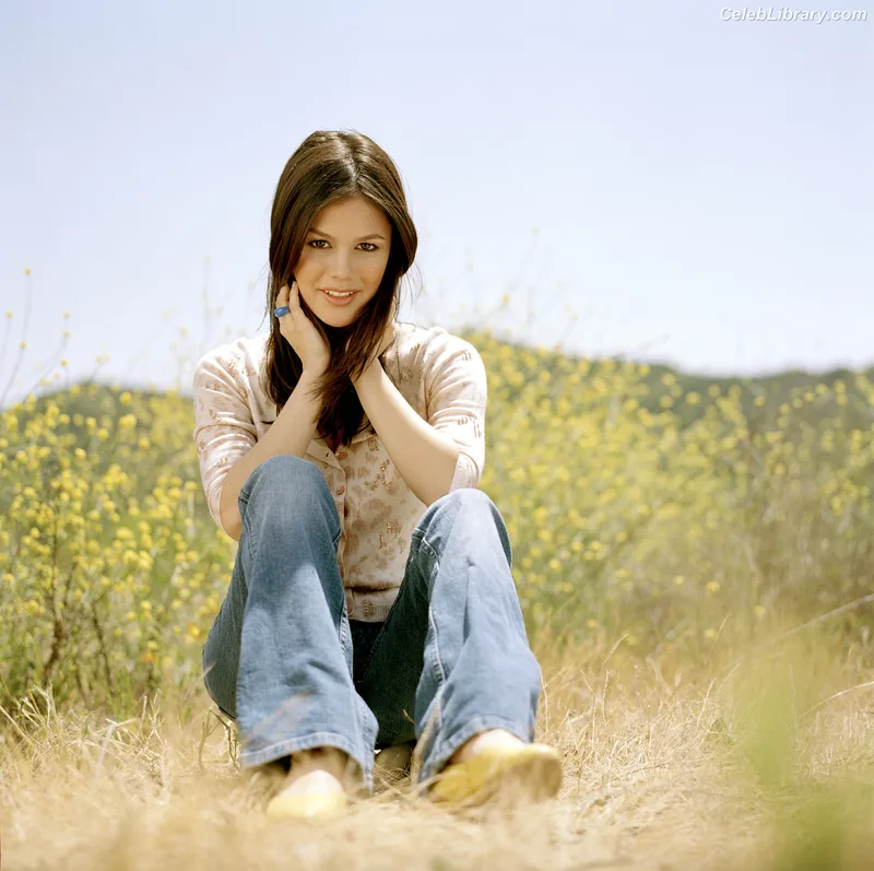 Rachel Bilson photo 16 of 404