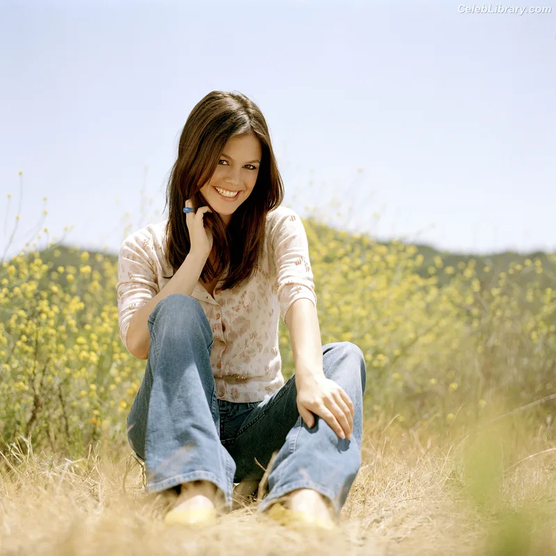 Rachel Bilson photo 18 of 404