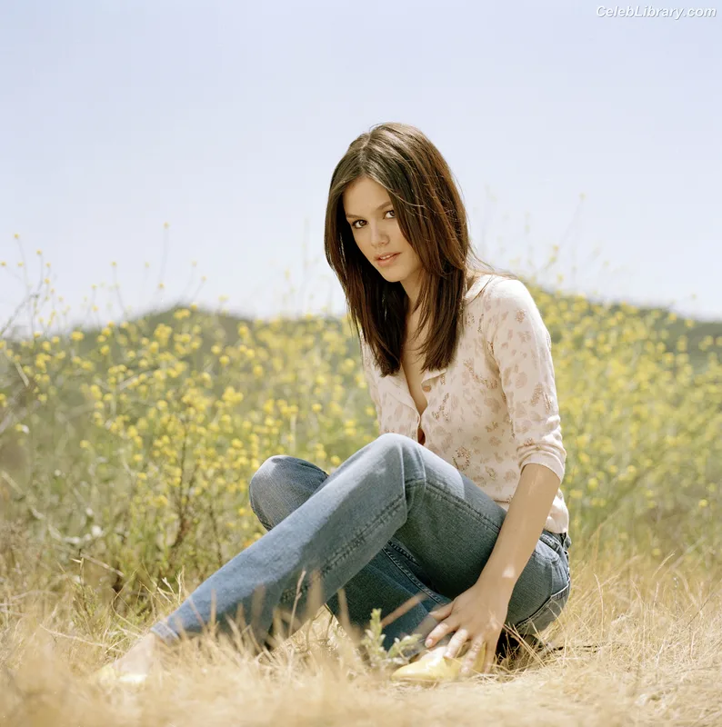Rachel Bilson photo 19 of 404